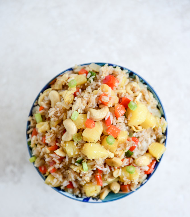 Back to School Healthy Lunches for Adults - Pineapple Cashew Fried Rice via How Sweet Eats | https://www.roseclearfield.com