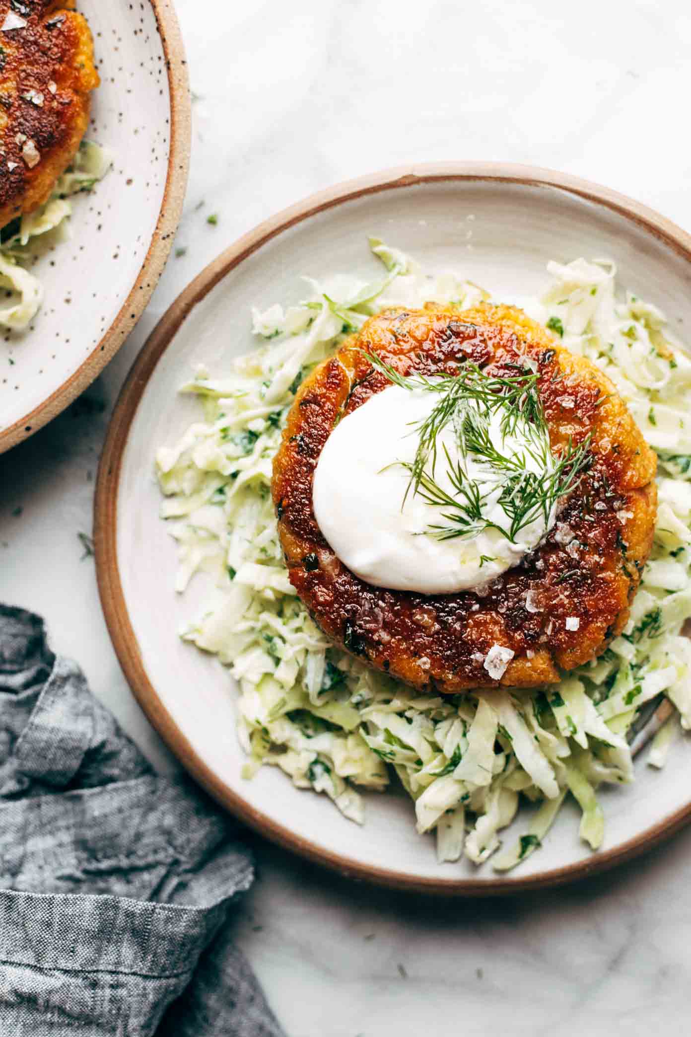 Back to School Healthy Lunches for Adults - Salmon Burgers with Slaw via Pinch of Yum | https://www.roseclearfield.com