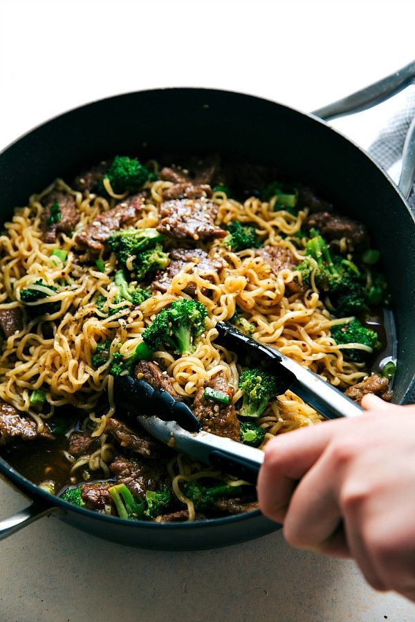 Back to School Healthy Lunches for Adults - Skillet Beef and Broccoli Ramen via Chelsea's Messy Apron
