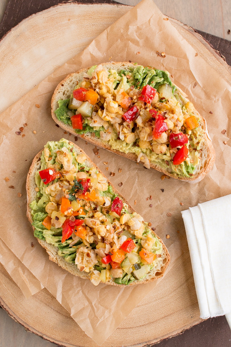 Fall and Winter Avocado Toast Recipes - Avocado Toast with Smashed Chickpeas and Pepper Relish via Chili Pepper Madness | https://www.roseclearfield.com