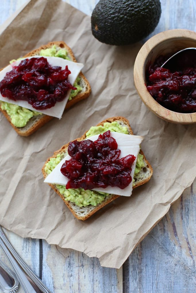 Fall and Winter Avocado Toast Recipes - Avocado Toast with Turkey and Cranberry Sauce via Seasonal Cravings | https://www.roseclearfield.com