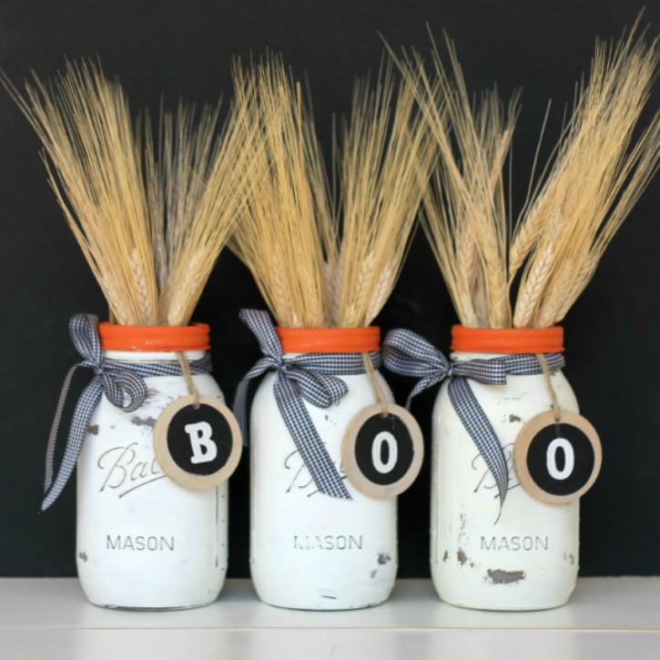 DIY Halloween Mason Jar Decor - Halloween Boo Mason Jars via View From the Fridge | https://www.roseclearfield.com