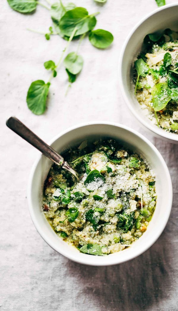 30 Days of Healthy Slow Cooker Dinner Recipes - Crockpot Quinoa Chicken Primavera via Pinch of Yum | https://www.roseclearfield.com