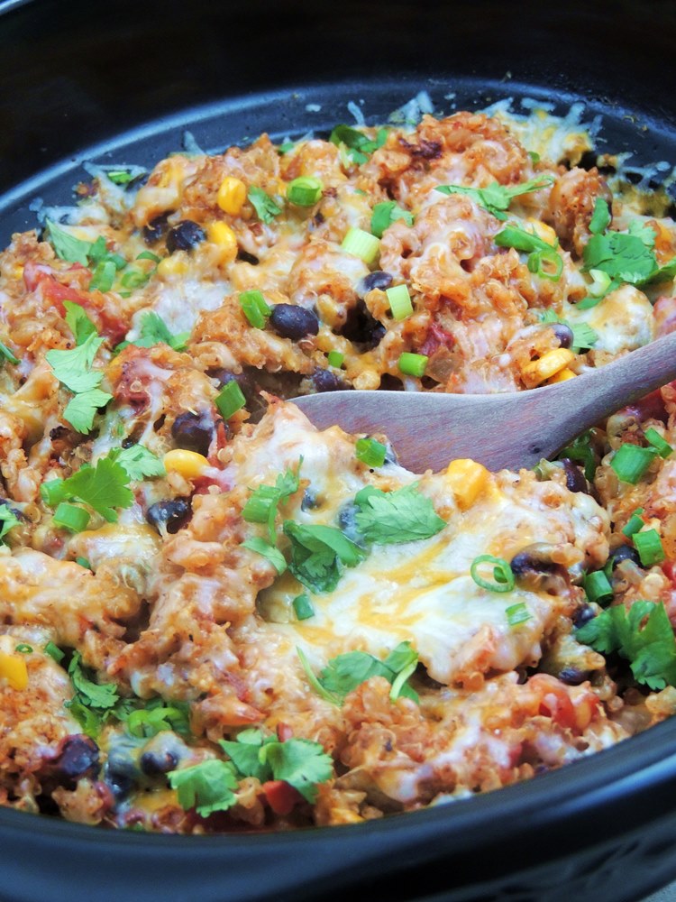 30 Days of Slow Cooker Dinner Recipes - Slow Cooker Chicken Enchilada Quinoa via Bobbi's Kozy Kitchen | https://www.roseclearfield.com