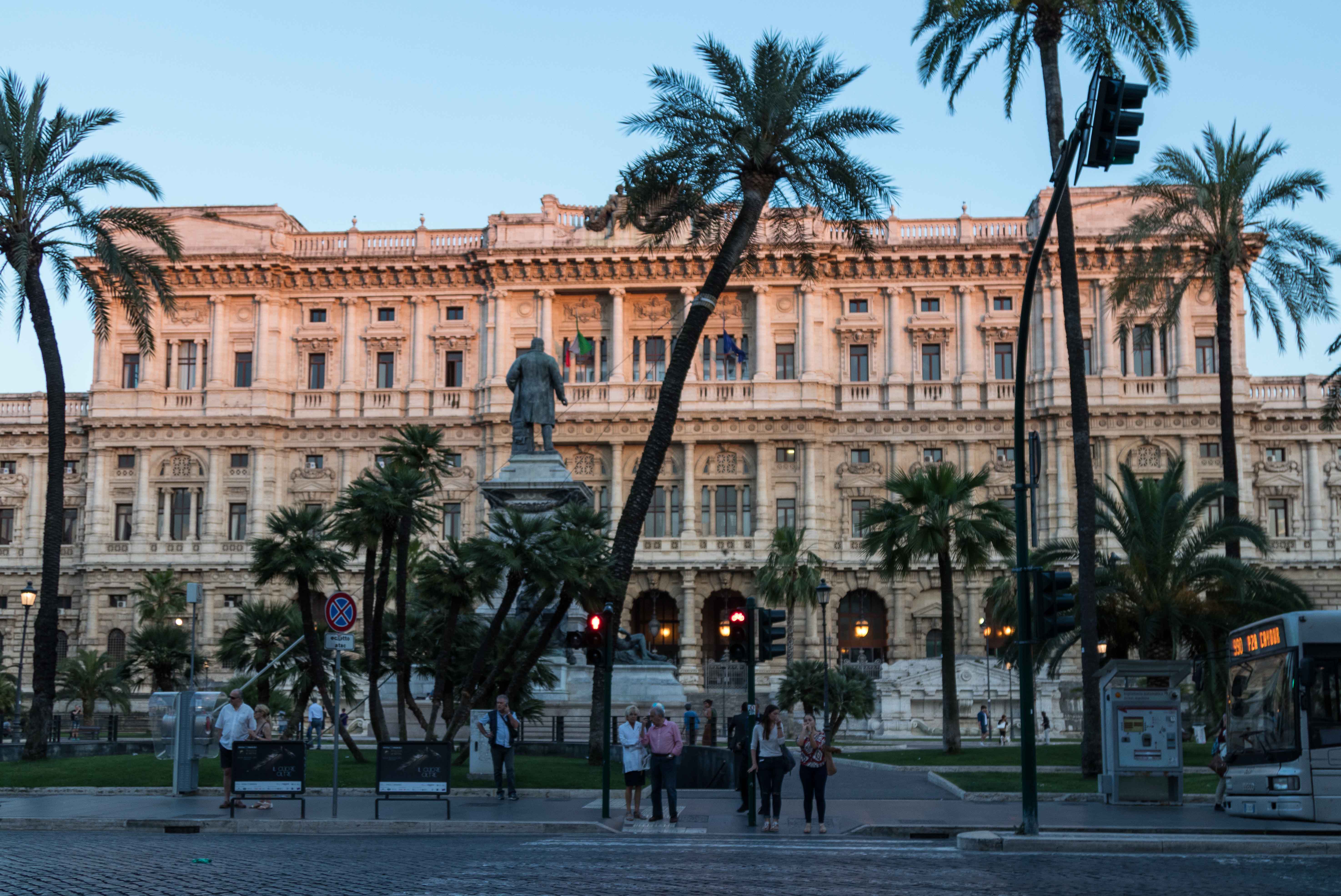 Rome at Golden Hour | https://www.roseclearfield.com