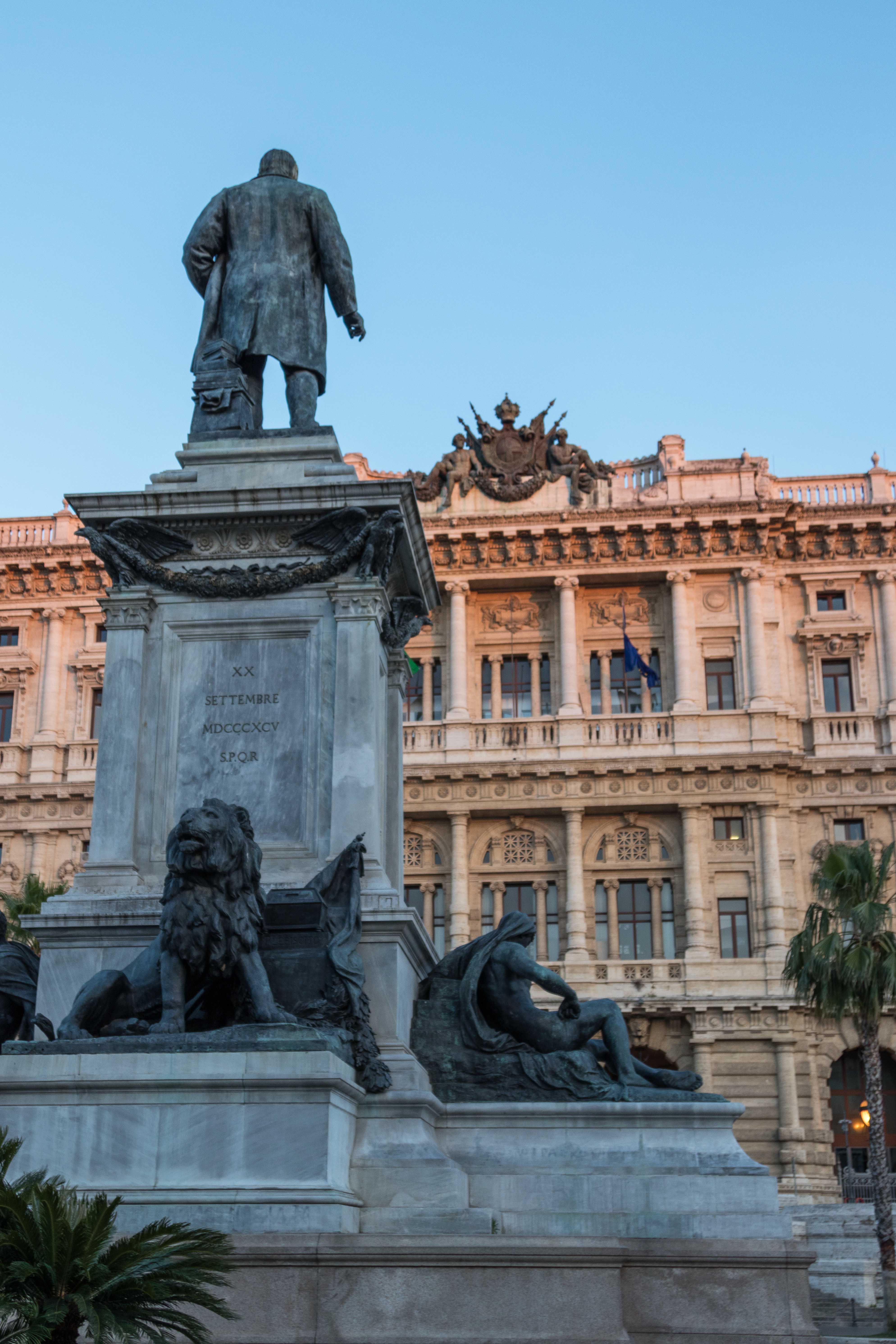 Rome at Golden Hour | https://www.roseclearfield.com