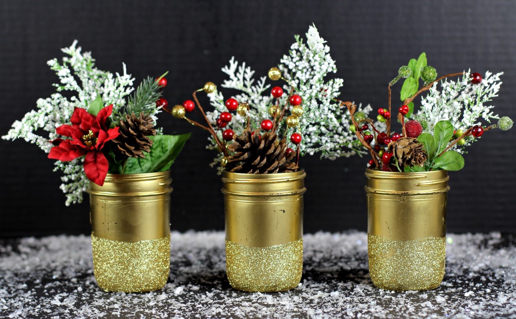 DIY Christmas Mason Jar Decor - Gold Glittered Mason Jar Vases via Classy Clutter | https://www.roseclearfield.com