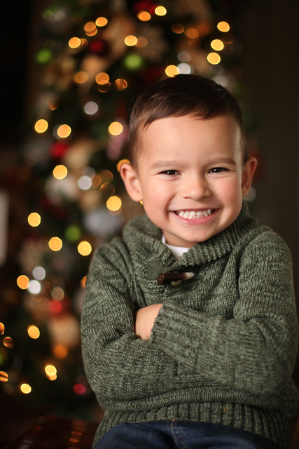 20 Creative Holiday Photo Ideas - How to Take Photos of Your Kids in Front of the Christmas Tree via Becky Thompson | https://www.roseclearfield.com