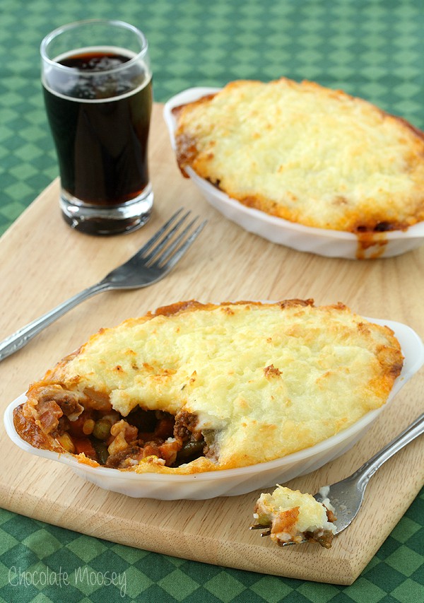 30 Healthy Dinner Recipes for Two - Guinness Shepherd's Pie For Two via Chocolate Moosey | https://www.roseclearfield.com