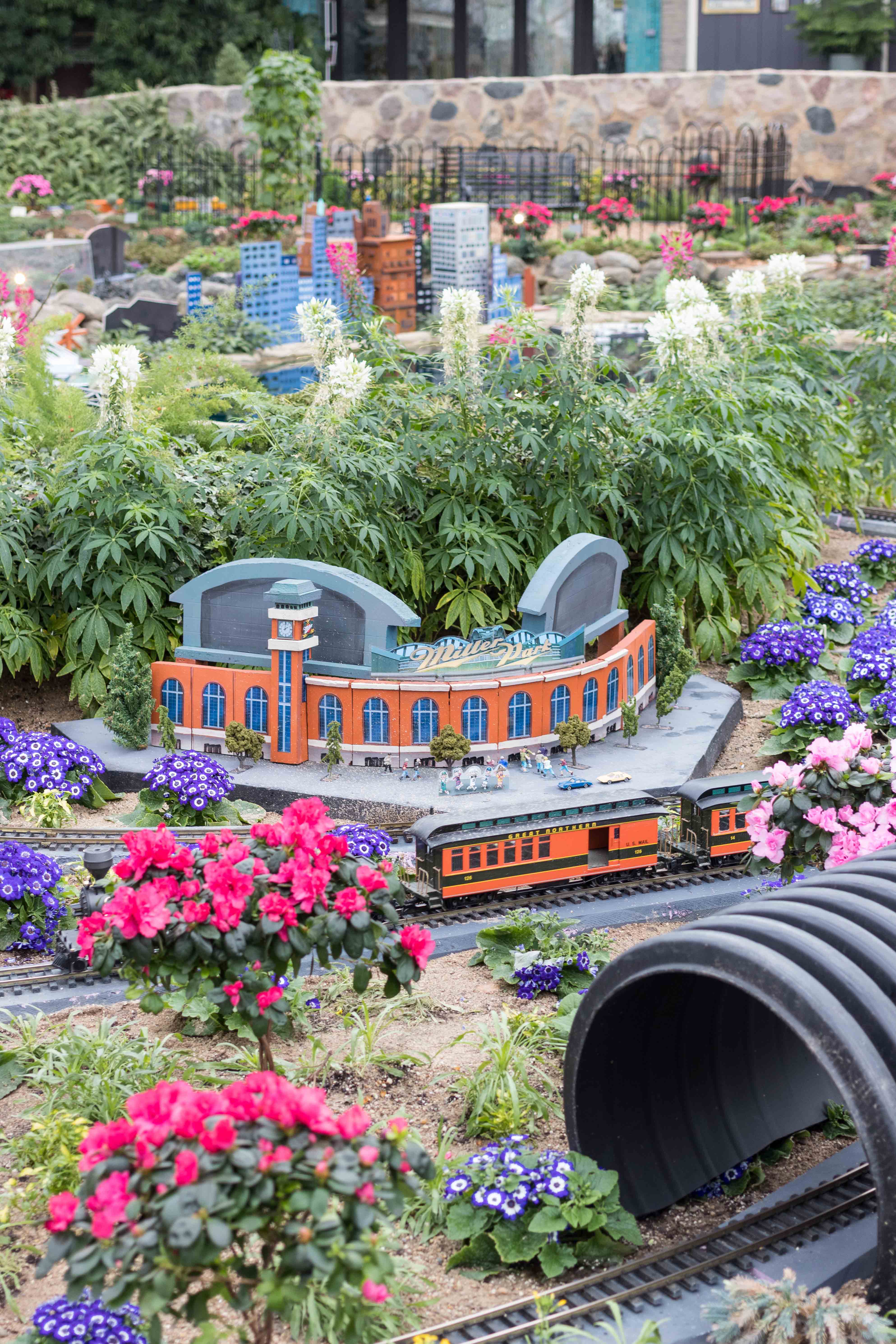 Miniature Milwaukee Garden Train Show at the Domes | https://www.roseclearfield.com