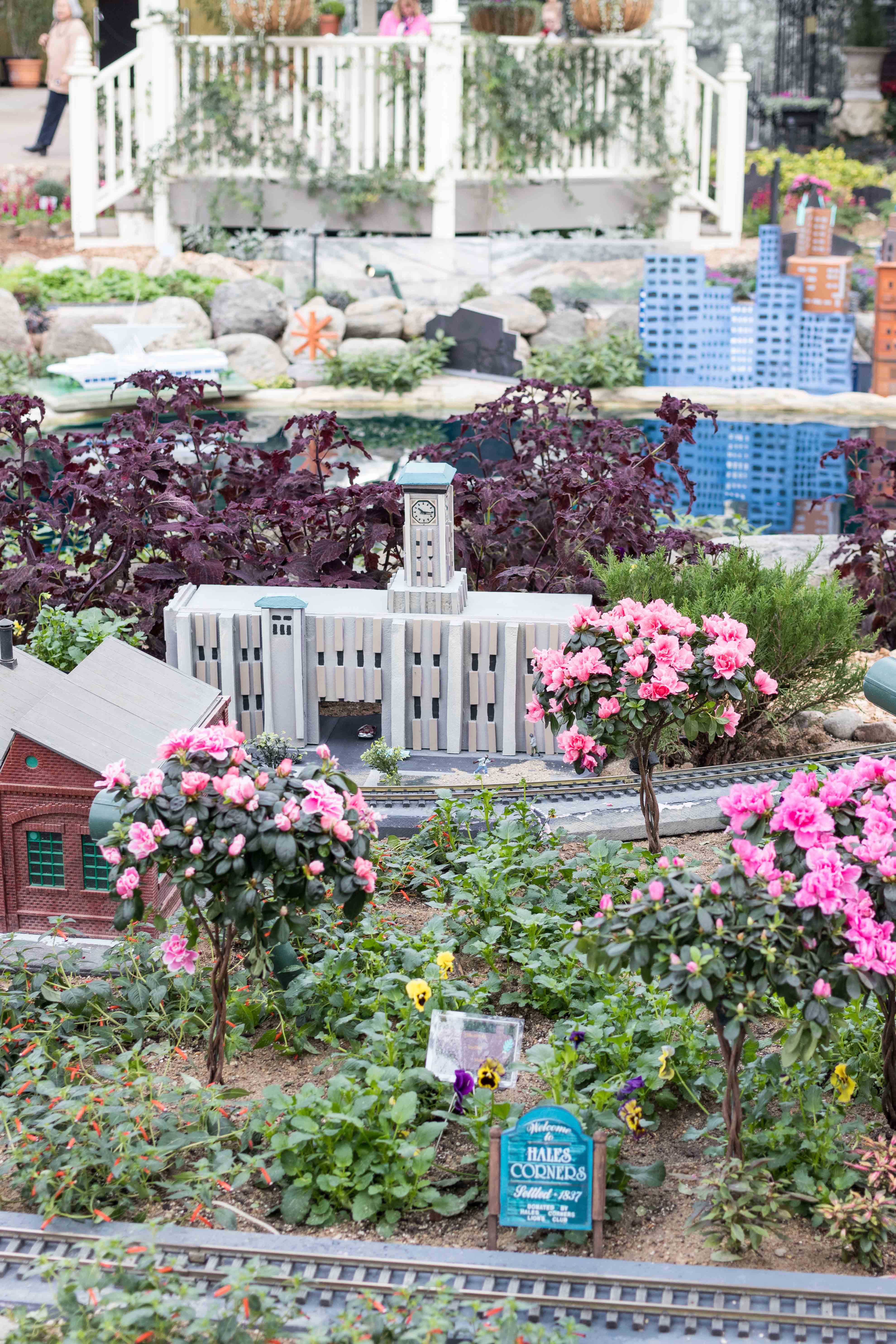 Miniature Milwaukee Garden Train Show at the Domes | https://www.roseclearfield.com