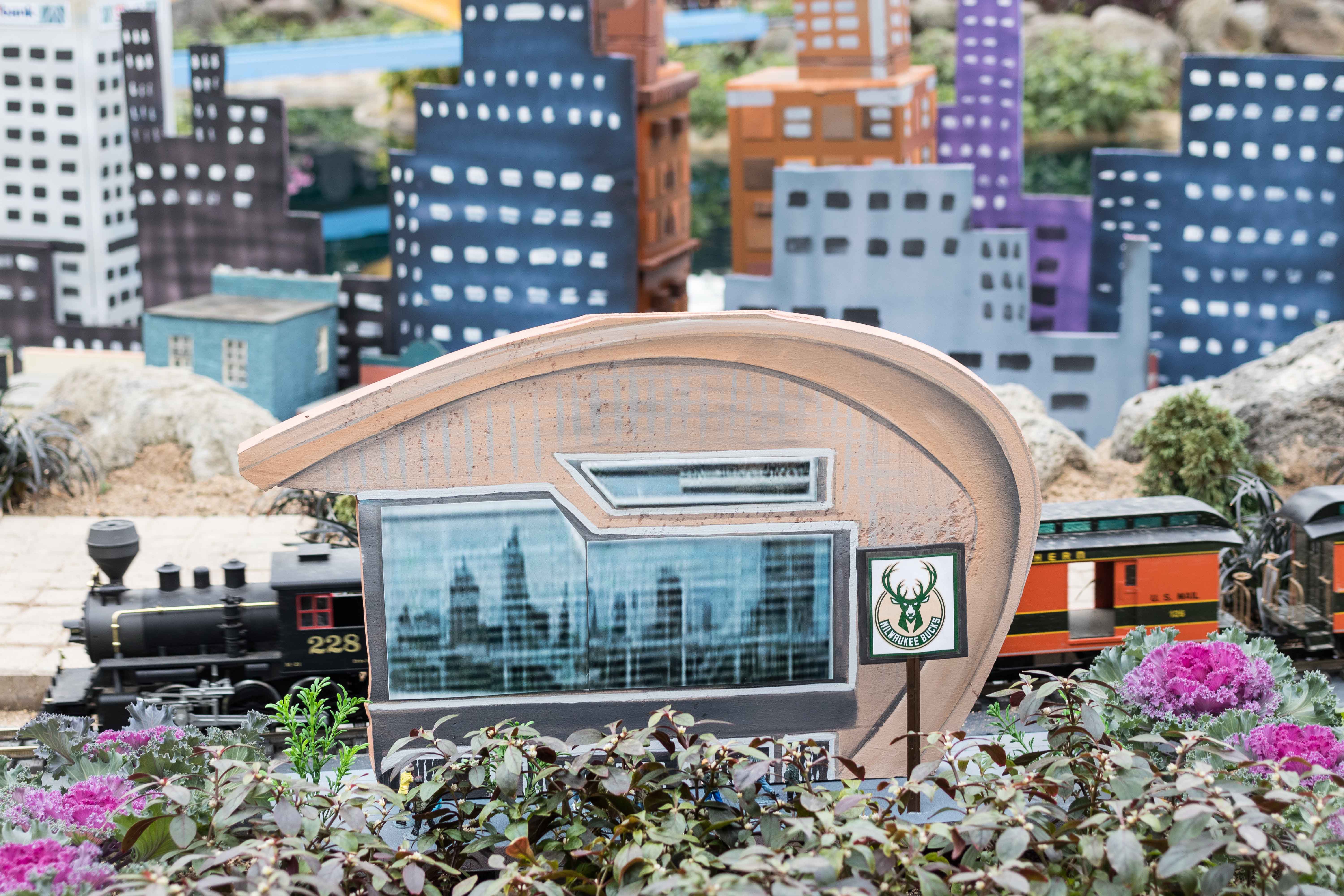 Miniature Milwaukee Garden Train Show at the Domes | https://www.roseclearfield.com