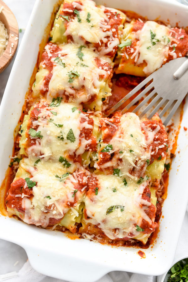 30 Healthy Dinner Recipes for Two - Spinach Lasagna Roll Ups With Table For Two via Foodie Crush | https://www.roseclearfield.com