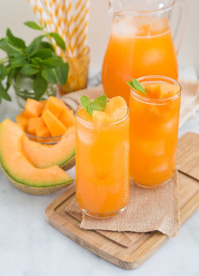 Non-alcoholic drinks for Easter: cantalope agua fresca is a refreshing, fruity beverage, perfect for spring or summer, via The Little Epicurean. #aguafresca #nonalcoholic #Easterdrinks | https://www.roseclearfield.com