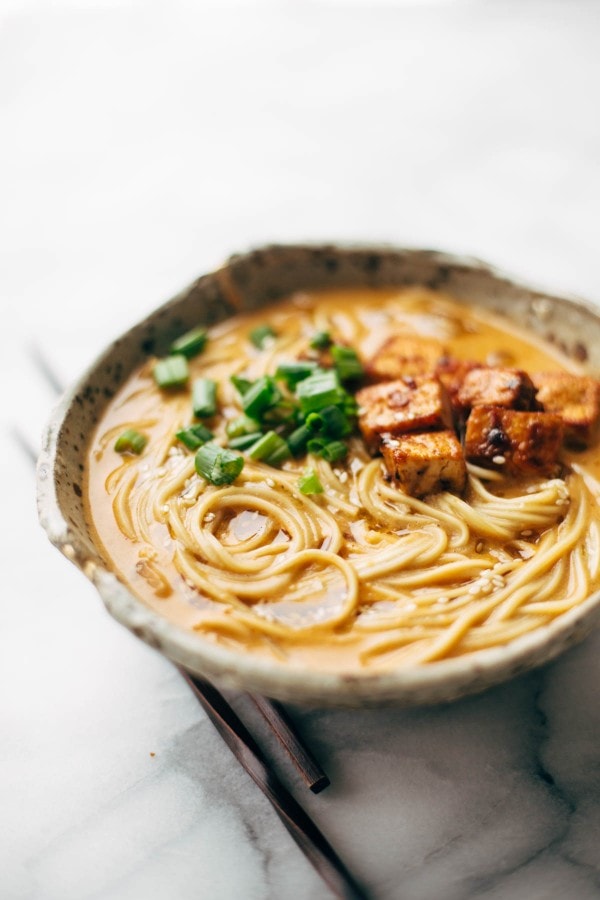 30 Healthy Ramen Noodle Recipes - Homemade Spicy Ramen With Tofu via Pinch of Yum | https://www.roseclearfield.com