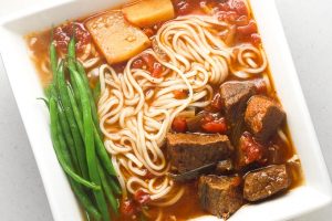 30 Healthy Ramen Noodle Recipes - Slow Cooker Beef Stew Ramen via Ahead of Thyme | https://www.roseclearfield.com
