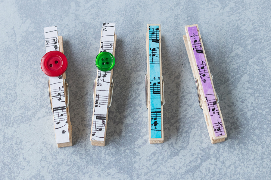 DIy sheet music clothespin variations: with or without borders. #DIY #sheetmusic #clothespins | https://www.roseclearfield.com