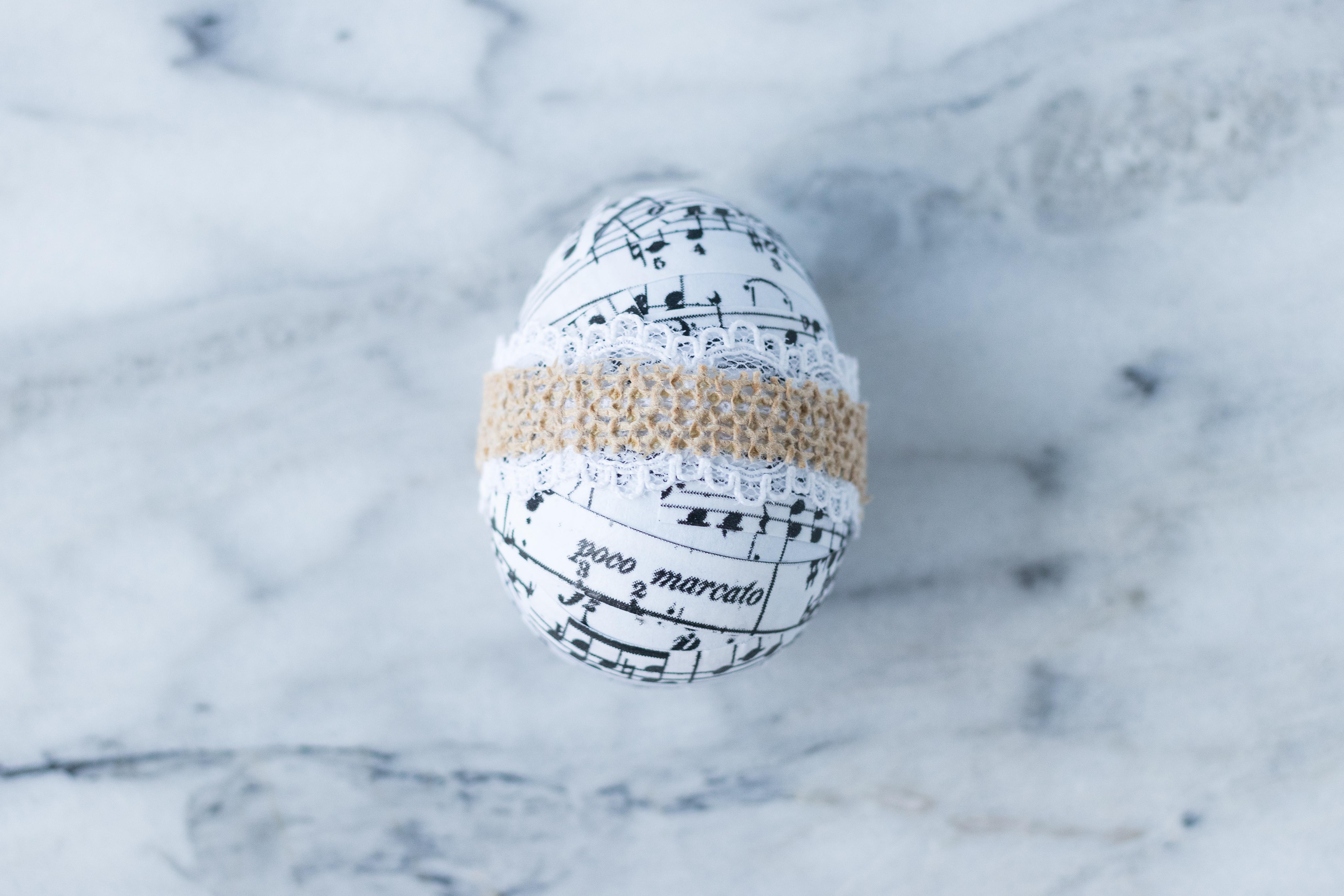 DIY Sheet Music Plastic Easter Eggs | https://www.roseclearfield.com