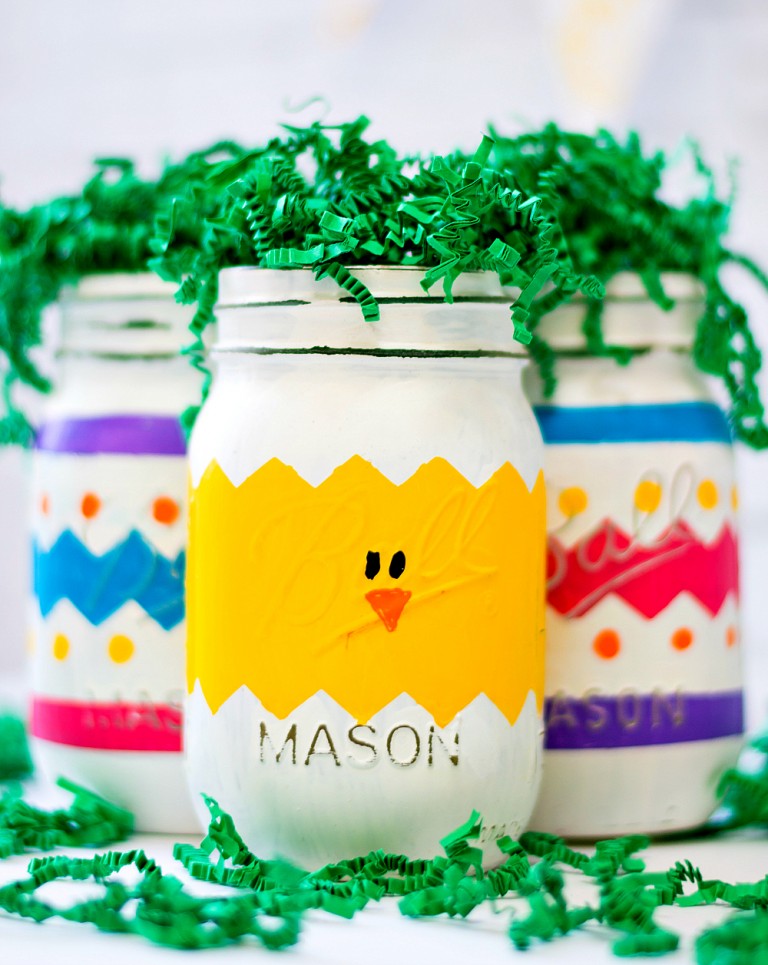 Peeps mason jars for Easter are a colorful, whimsical home decor idea, via Mason Jar Crafts Love | https://www.roseclearfield.com