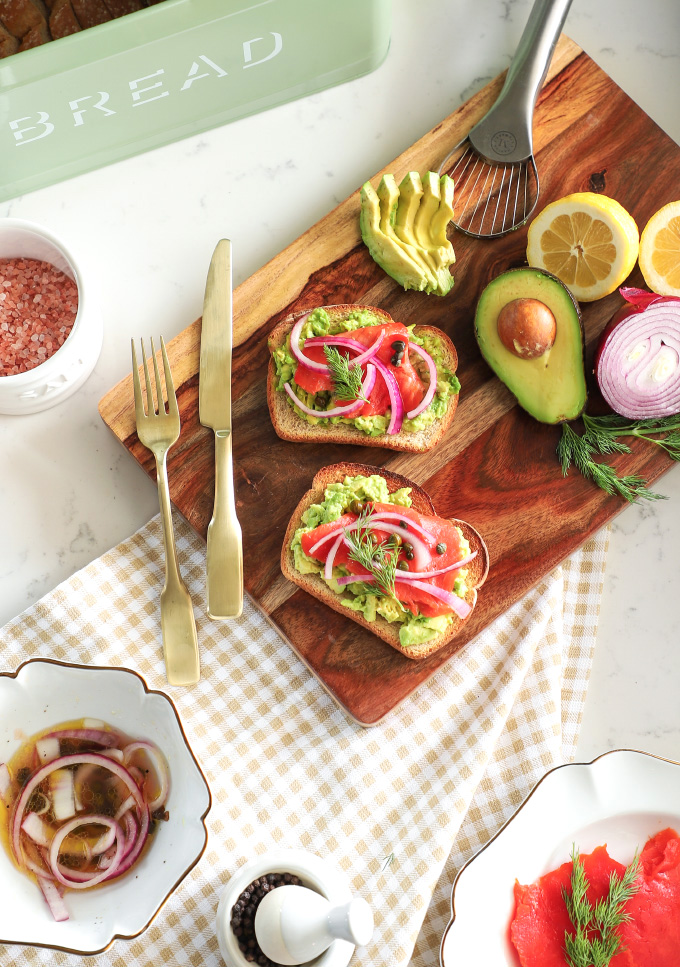 Salmon avocado toast via I Spy DIY. Amazing flavor pairing! #salmon #avocadotoast #springrecipe | https://www.roseclearfield.com