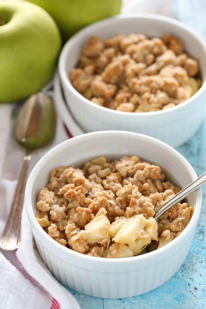 Apple crisp for two via Live Well Bake Often. Delicious apple crisp, perfectly portioned for two people! #applecrisp #dessertfortwo #dessertrecipe | https://www.roseclearfield.com