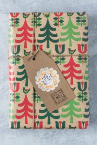 Homemade gift tag with a handmade scrapbook embellishment. #gifttag #kraftgifttag #scrapbookembellishment | https://www.roseclearfield.com