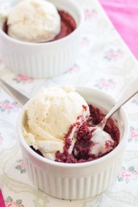Deep-dish gluten-free red velvet brownies for two. The perfect gluten-free treat for date night! via Cupcakes and Kale Chips #glutenfree #redvelvet #dessertfortwo | https://www.roseclearfield.com