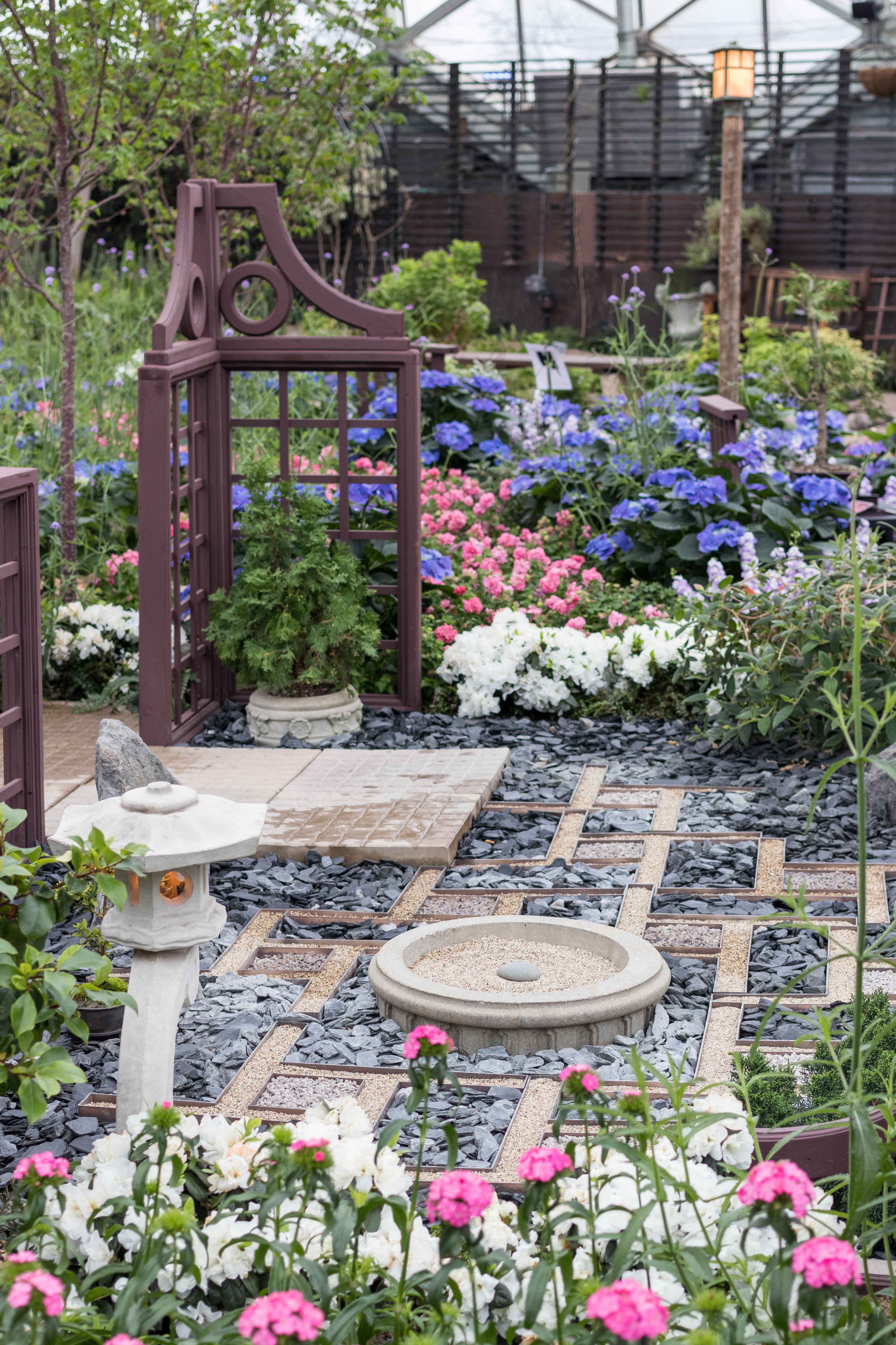 Japanese Zen Garden Spring Floral Show at the Mitchell Park Domes in Milwaukee, WI #Japanesezengarden #floralshow #MitchellParkDomes | https://www.roseclearfield.com