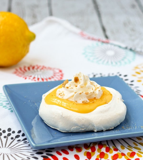 Lemon meringue pie cookies via Rachel Cooks. A fun twist on traditional lemon meringue pie in a small batch recipe! #lemonmeringue #meringuepiecookies #dessertfortwo | https://www.roseclearfield.com