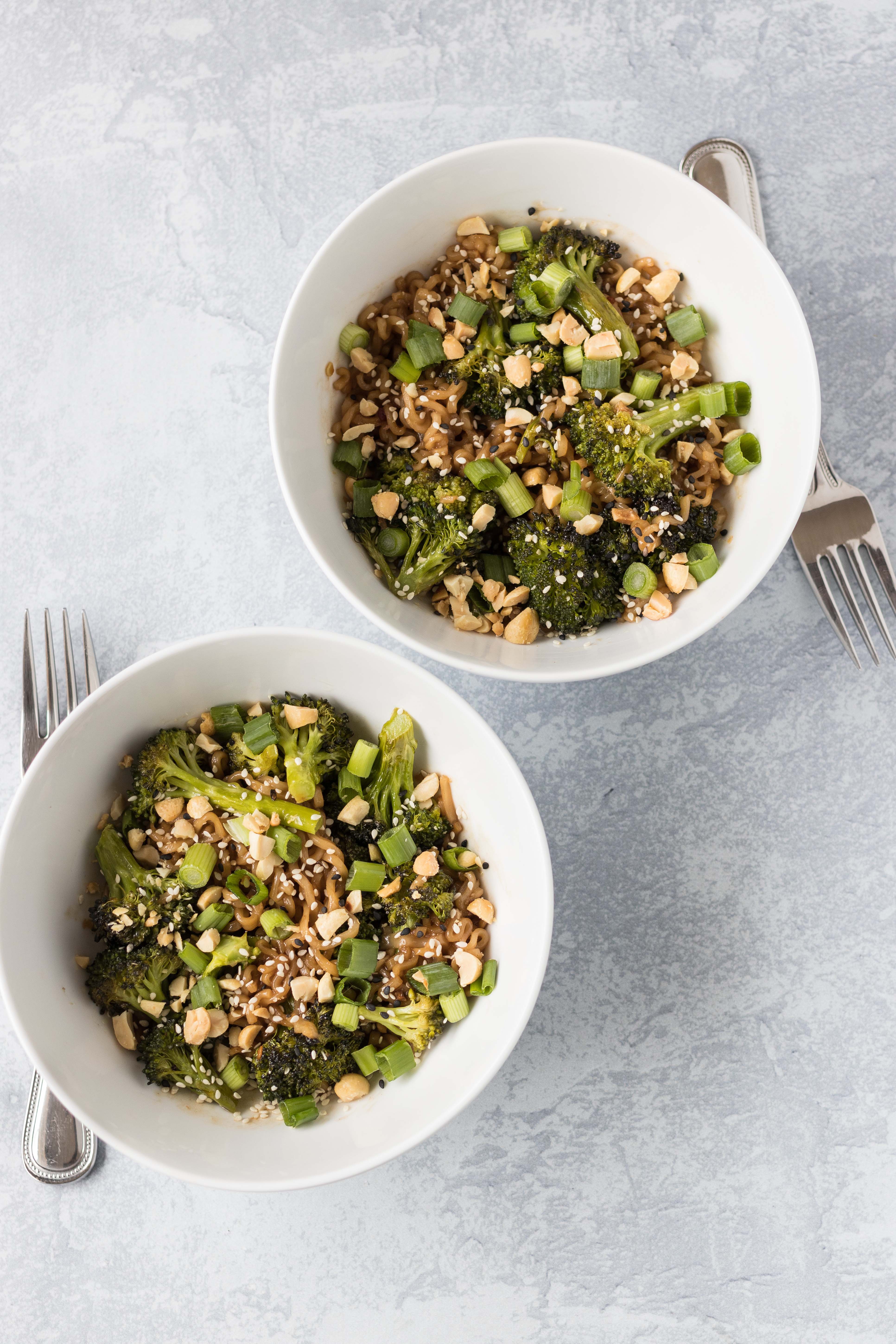 Sesame Ramen noodles are so easy and packed with flavor! #sesameRamen #peanutnoodles #quicklunchrecipe | https://www.roseclearfield.com