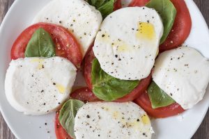 The best caprese recipes. Perfect for summer dinners and entertaining! #caprese #capreserecipes #capresesalad | https://www.roseclearfield.com