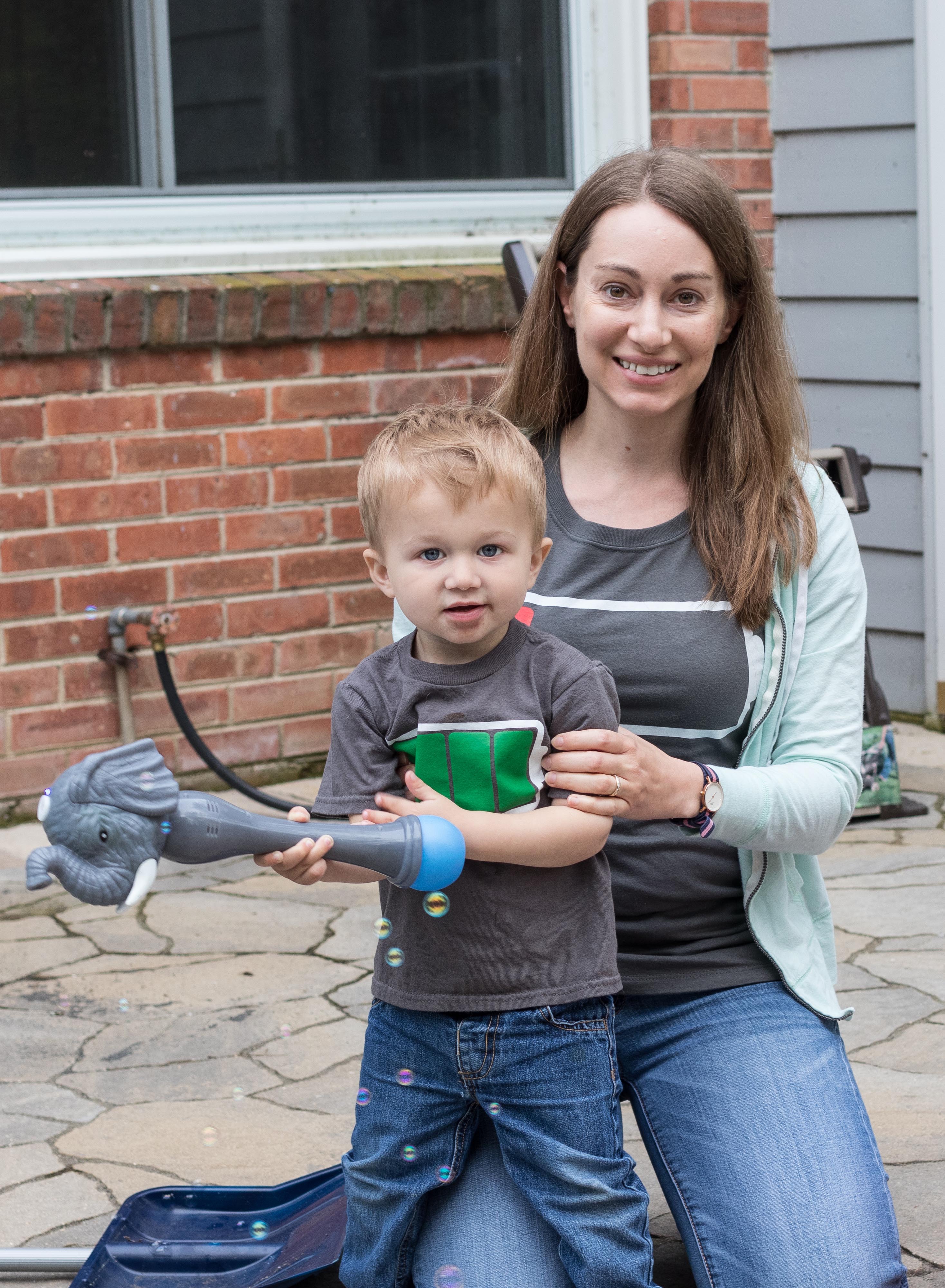 Low/full battery mom/toddler coordinating t-shirts. Love this gift idea! #momtoddlershirts #coordinatingfamilyshirts #momgift #momgiftidea | https://www.roseclearfield.com