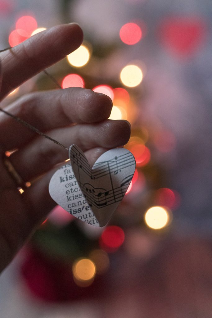 DIY Valentine's Day Mini Tree