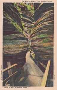 Vintage Postcard Wisconsin Dells Fat Man's Misery Cold Water Canyon