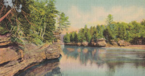 Vintage Postcard Wisconsin Dells Foot of the Narrows
