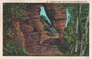 Vintage Postcard Wisconsin Dells Hornets' Nest