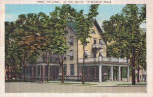 Vintage Postcard Wisconsin Dells Hotel Helland