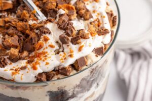 Reese's Butterfinger Oreo Trifle The Best Cake Recipes
